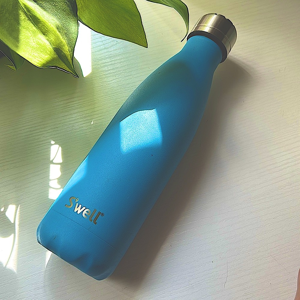EUC S’well 17 oz Matte Blue Thermos Water Bottle Reusable